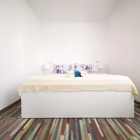 Apartment Marilyn - Mamaia Beach